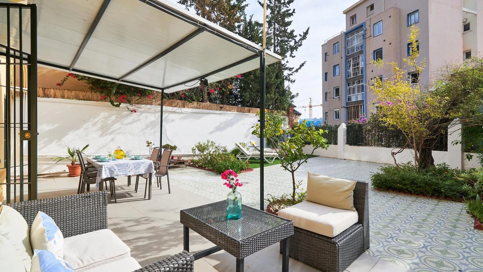 Villa Rosita Suites En Playa De La Malagueta Con Terraza Málaga 0*,  Spanien