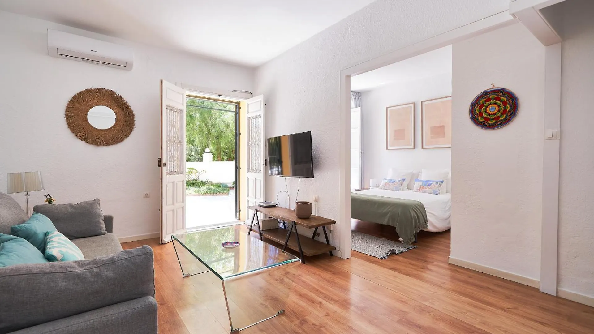 Villa Rosita Suites En Playa De La Malagueta Con Terraza Málaga Spanien